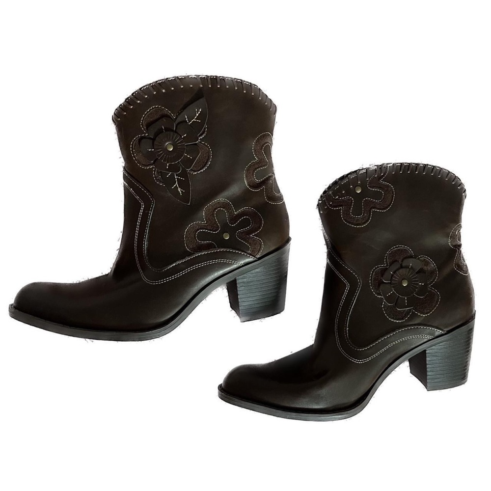 Brown floral design cowboy boots